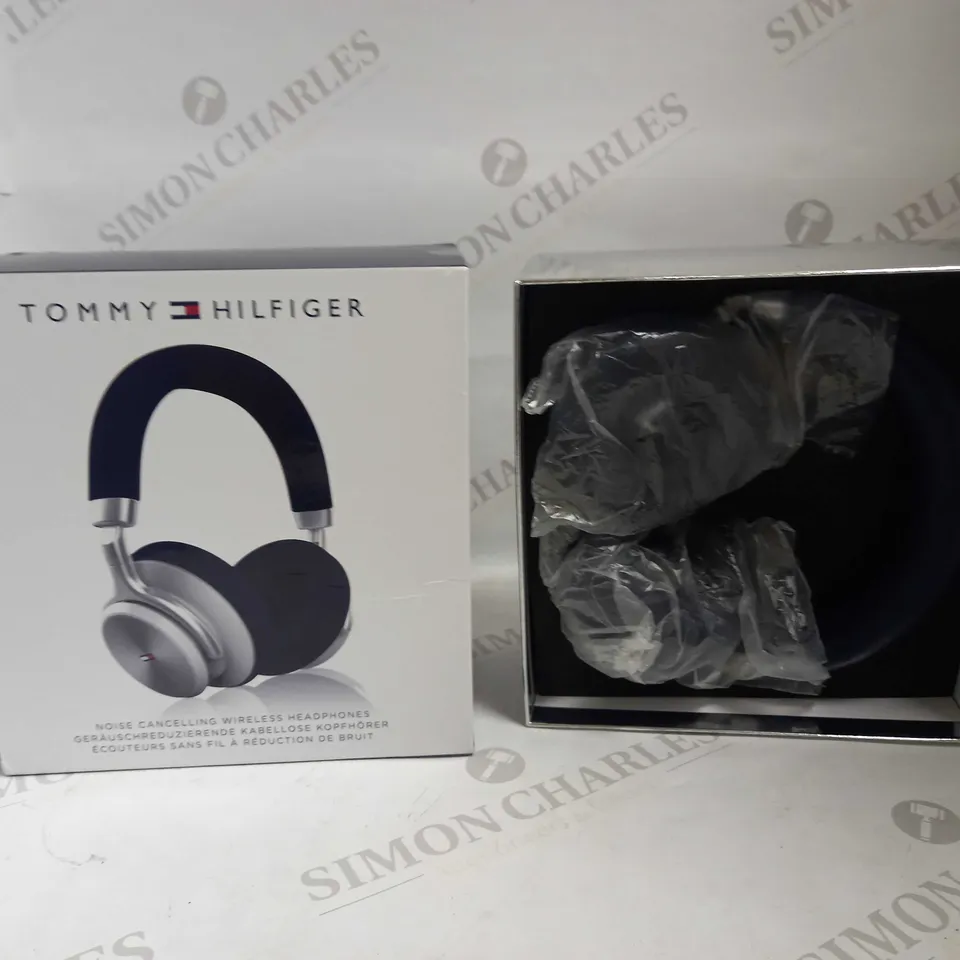 TOMMY HILFIGER NOISE CANCELLING HEADPHONES ON EAR IN NAVY