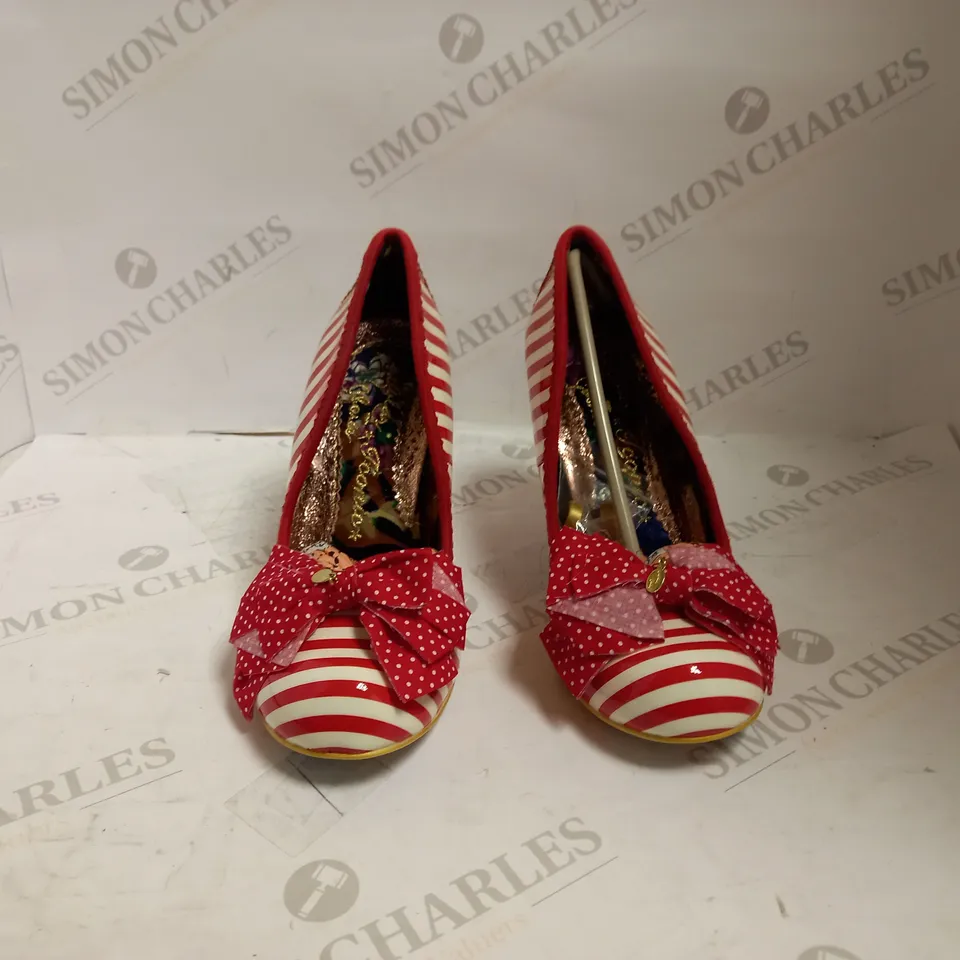 IRREGULAR CHOICE SIZE 40 ASCOT RED/WHITE 