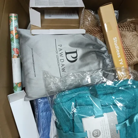 BOX OF APPROXIMATELY 15 ASSORTED HOUSEHOLD ITEMS
