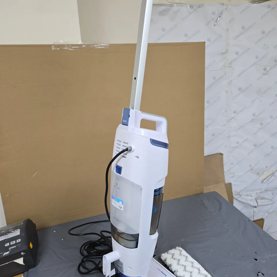 HOMESMART VACUUM CLEANER WITH WAND & FLOOR HEAD – WHITE/BLUE, CORDED