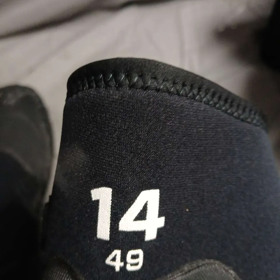 PALM NEOPRENE ANKLE BOOT, BLACK WITH ZIP – SIZE UK 14