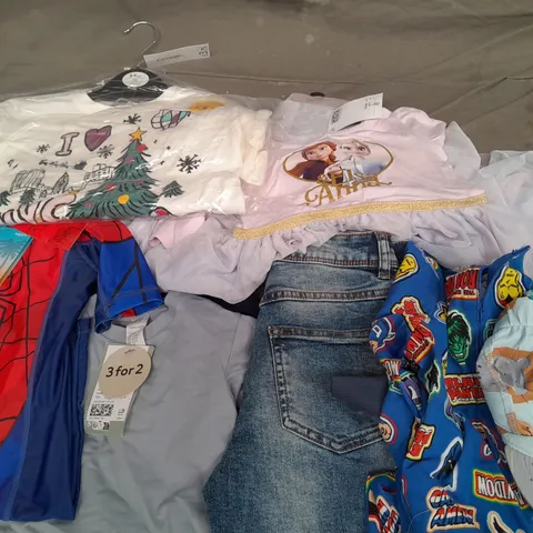 APPROXIMATELY 30 ASSORTED INFANT AND KIDS CLOTHING IN VARIOUS STYLES AND SIZES
