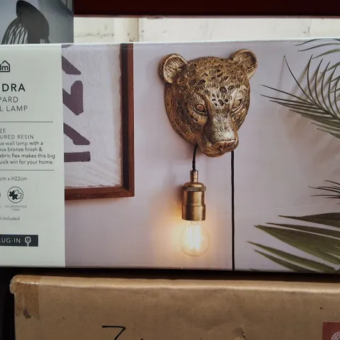 BOXED DUNELM KINDRA LEOPARD WALL LAMP – BRONZE-COLOURED RESIN, PLUG-IN