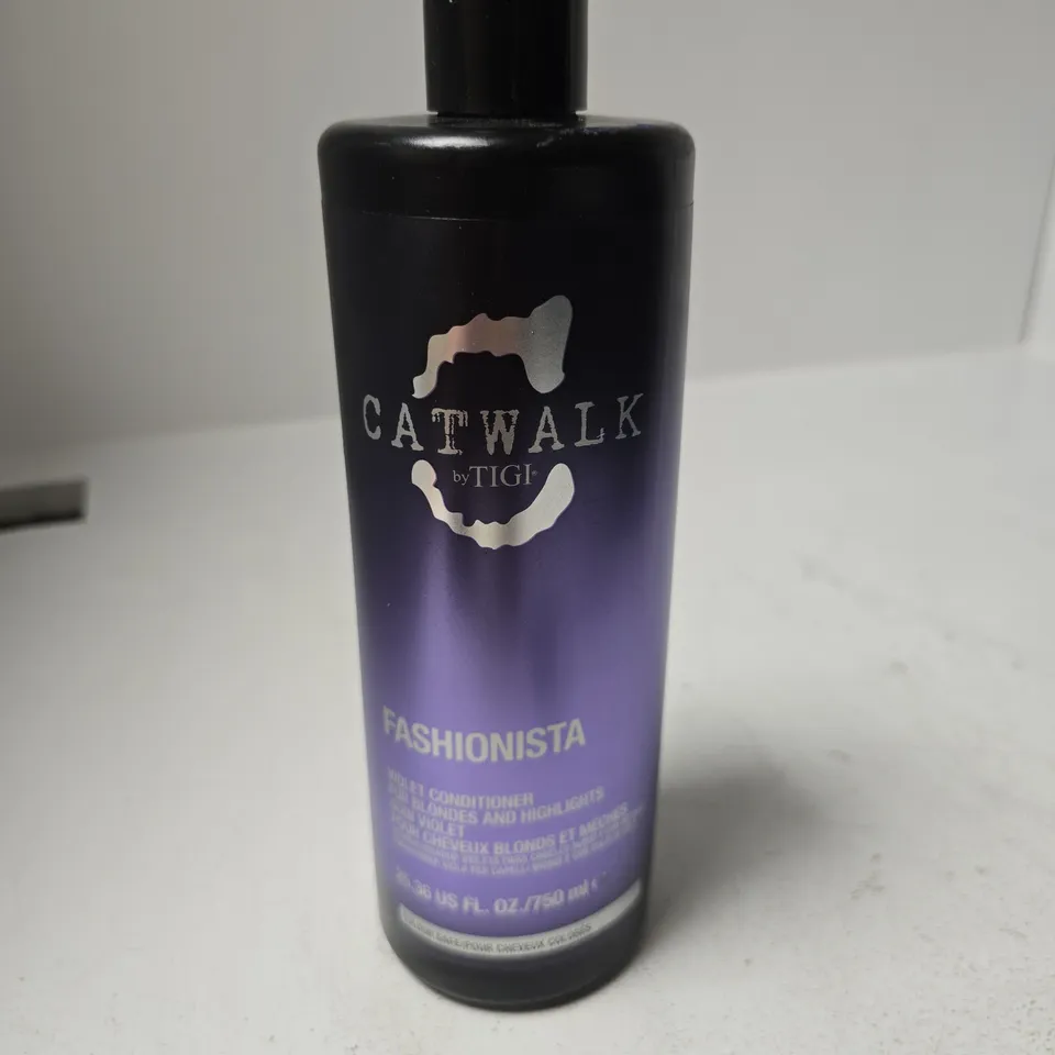 APPROXIMATELY 9 X CATWALK BY TIGI FASHIONISTA HAIR CONDITIONER - 750ML