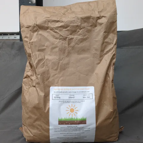 SIGNATURE SPRING & SUMMER LAWN FEED – 6.75KG (225M2 COVERAGE)