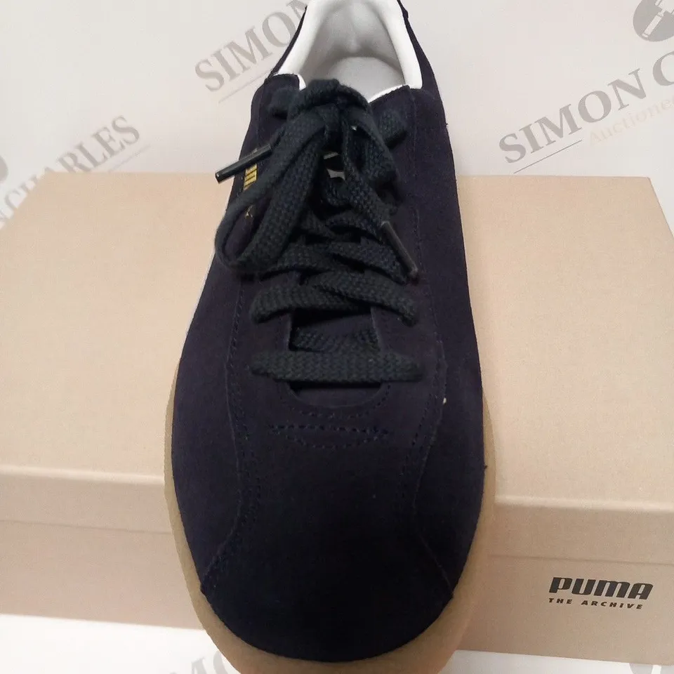 BOXED PUMA DELPHIN DEBOSS 99 NAVY WHITE SIZE 8