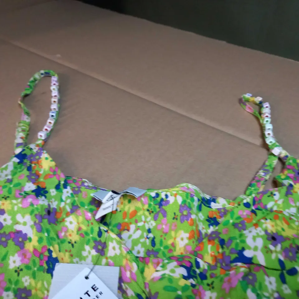 RIVER ISLAND CREPE STYLE GREEN FLORAL SLEEVELESS TOP - SIZE 14