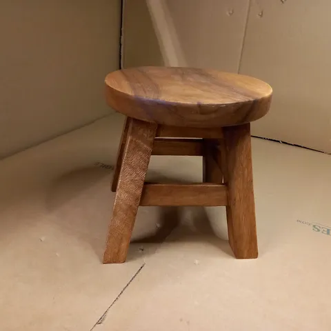 SOLID WOODEN LOW STOOL