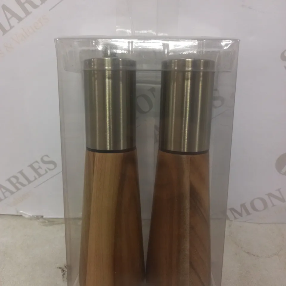 UNBRANDED WOODEN SALT & PEPPER MILL