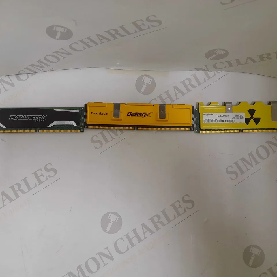 LOT OF APPROX 15 ASSORTED ITEMS-DDR3 RAM-BALLISTIC RAM