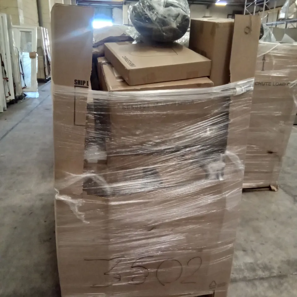 PALLET OF ASSORTED ITEMS INCLUDING KUMO RICE COOKER, STOREMIC TOILET SEAT, RETRACTABLE BABY GATE, ACCSTORE DRYING RACK, KTONER BAR STOOL, ARTIFICAL PLANTS 