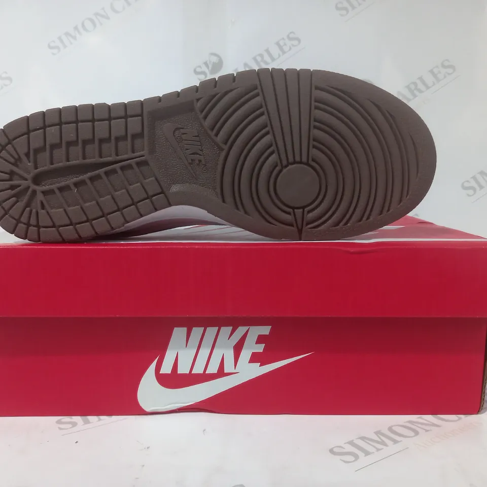 BOXED PAIR OF NIKE DUNK LOW SHOES IN PINK/BROWN UK SIZE 5.5