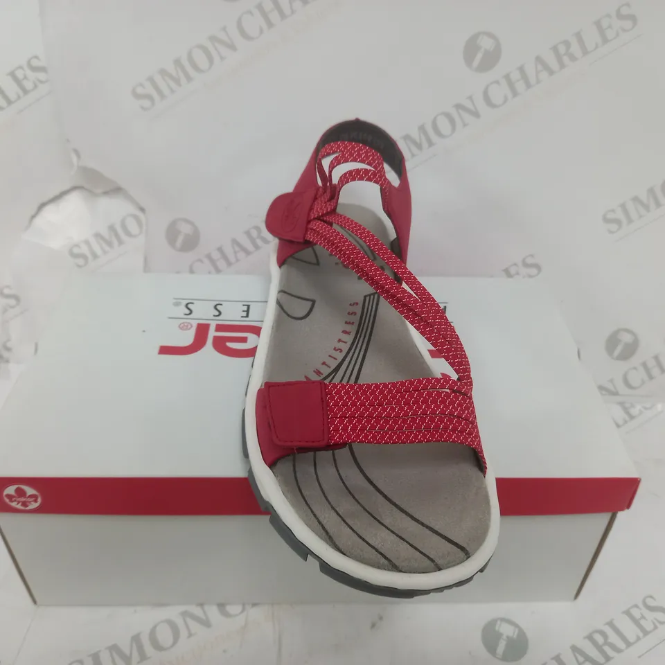 REIKER AITISTRESS VELCRO SANDALS IN RED - SIZE 7 1/2