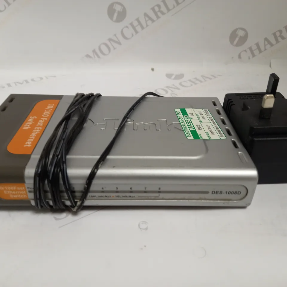 D-LINK DES-1008D 10/100 FAST ETHERNET SWITCH