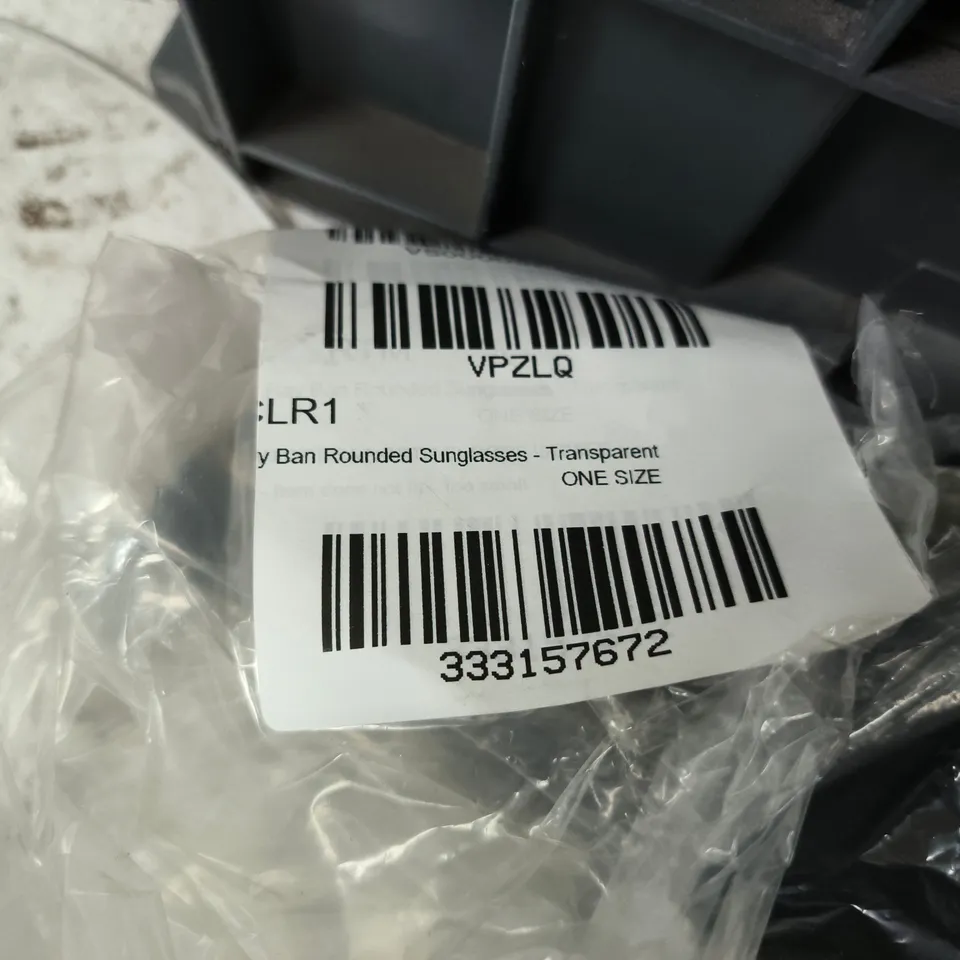 RAY-BAN ROUNDED SUNGLASSES - TRANSPARENT PINK FRAME (ONE SIZE)