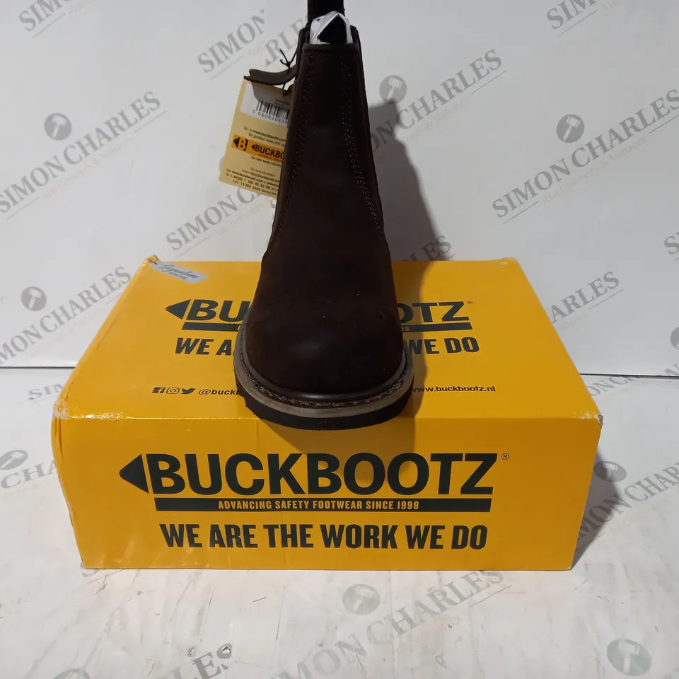 BOXED PAIR OF BUCKBOOTZ SAFETY BOOTS IN BROWN UK SIZE 9