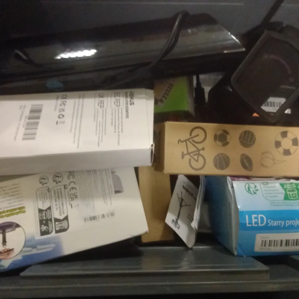 APPROXIMATELY 15 ASSORTED ELECTRICAL PRODUCTS TO INCLUDE XBOX 360 KINNECT CAMERA, MASSAGE GUN, RENUS SCIENTIFIC CALCULATOR, ETC