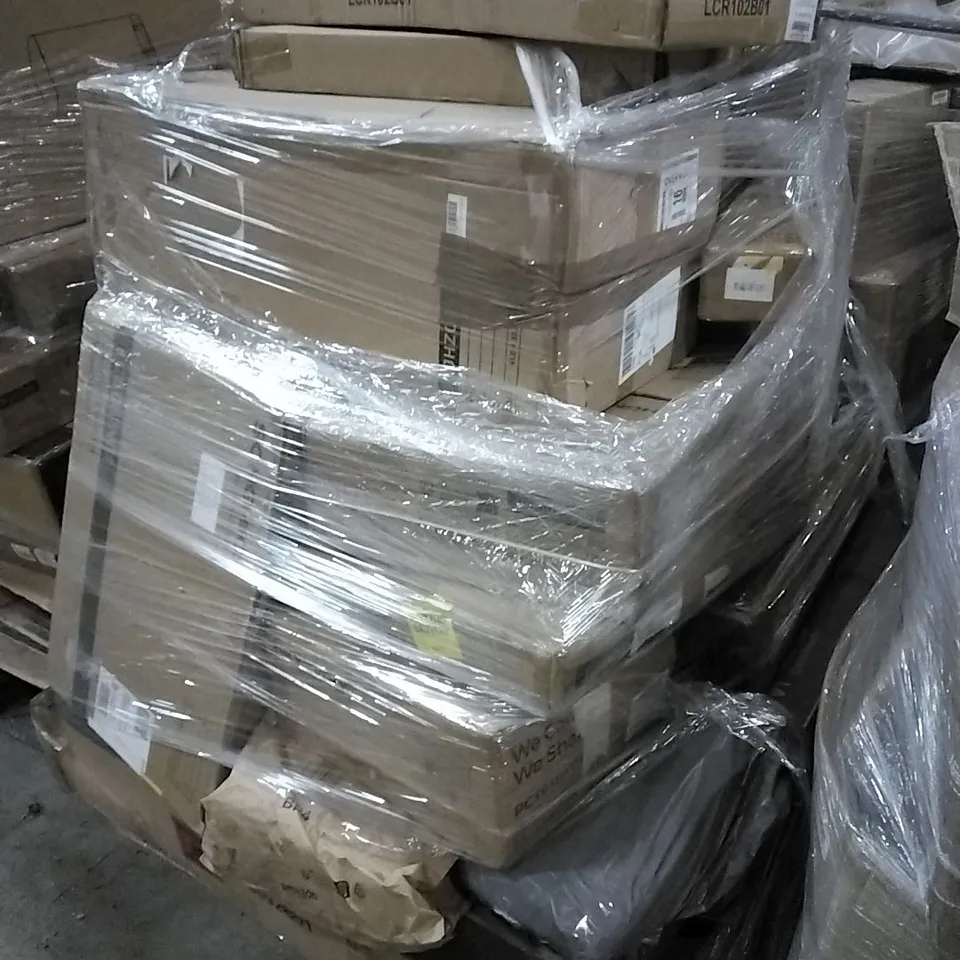 PALLET OF HOUSEHOLD ITEMS TO INCLUDE COAT RACK,LAUNDRY HAMPER, MAKE UP CASE, COFFEE TABLE AND OTHER ASSORTED ITEMS...