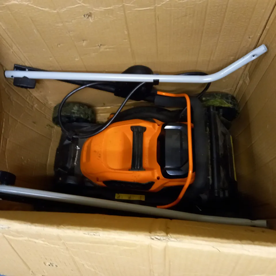 YARD FORCE 32CM CORDLESS ROTARY LAWNMOWER