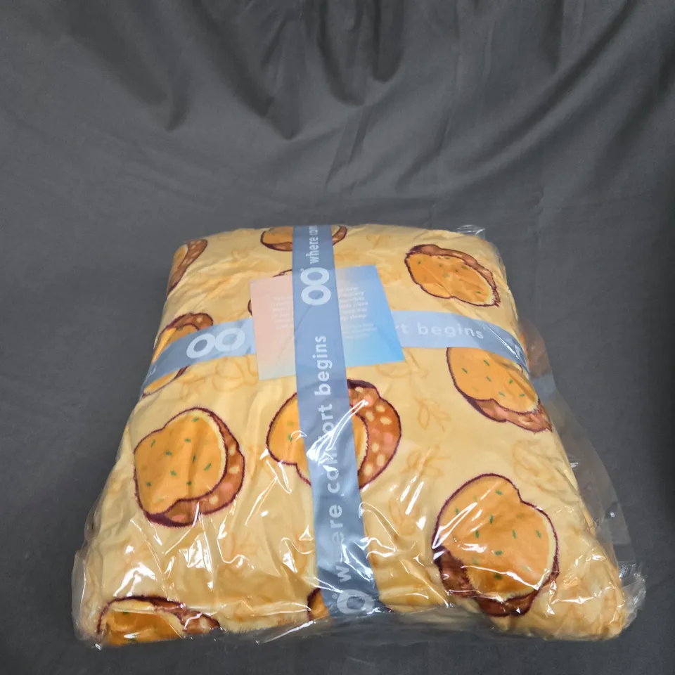 KIDS SEALED OODIE HOODED BLANKET - GARLIC BREAD
