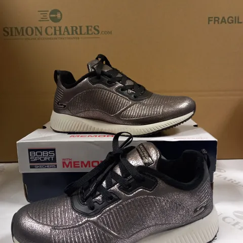 SKETCHERS EMBELISHED LACE TRAINER SIZE 4.5