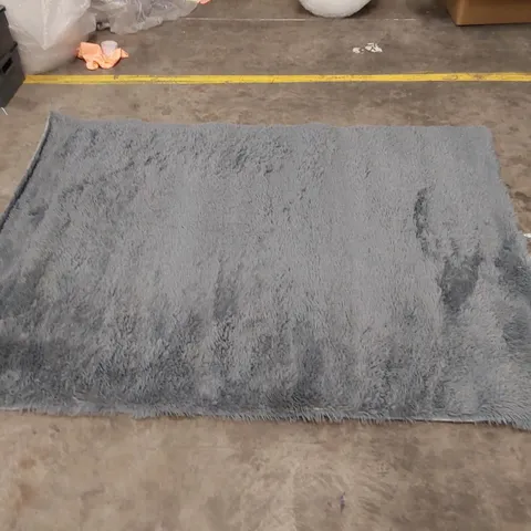 BROUSSARD FLUFFY HAND TUFFED GREY RUG // 140 X 200CM