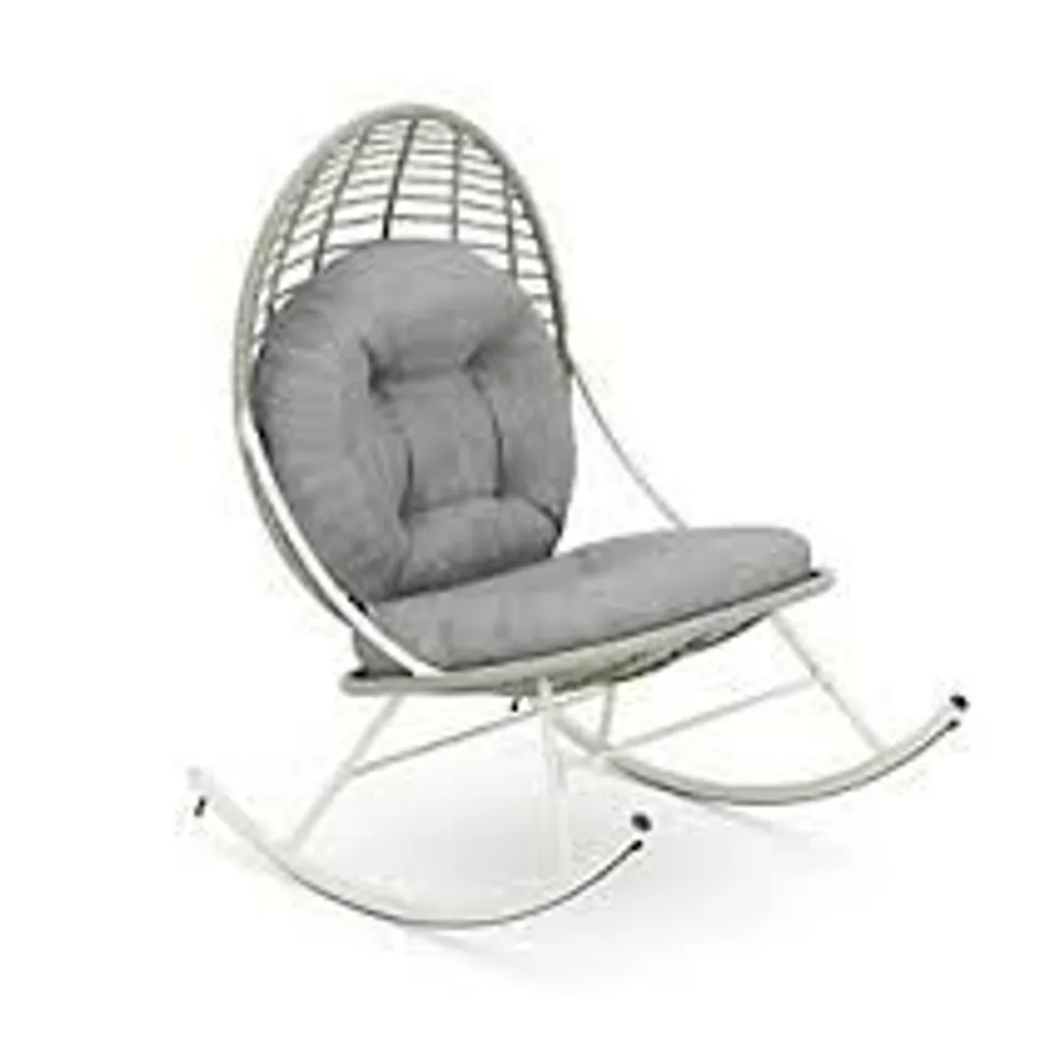 OUTLET GARDEN STORIES WOVEN PADDED ROCKER CHAIR
