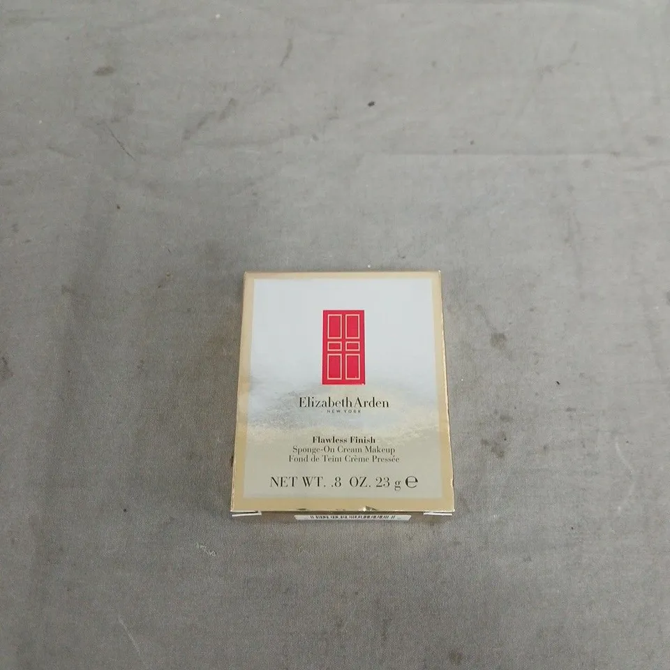 ELIZABETH ARDEN FLAWLESS FINISH SPONGE-ON CREAM MAKEUP – 0.8 OZ, BOXED