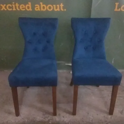 SET OF 2 BEWLEY BLUE VELVET BUTTON BACK DINING CHAIR (DARK LEG)