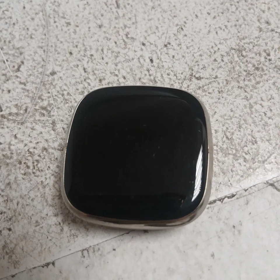 FITBIT ACTIVITY TRACKER (UK VARIANT) – GOLD/BEIGE CASE
