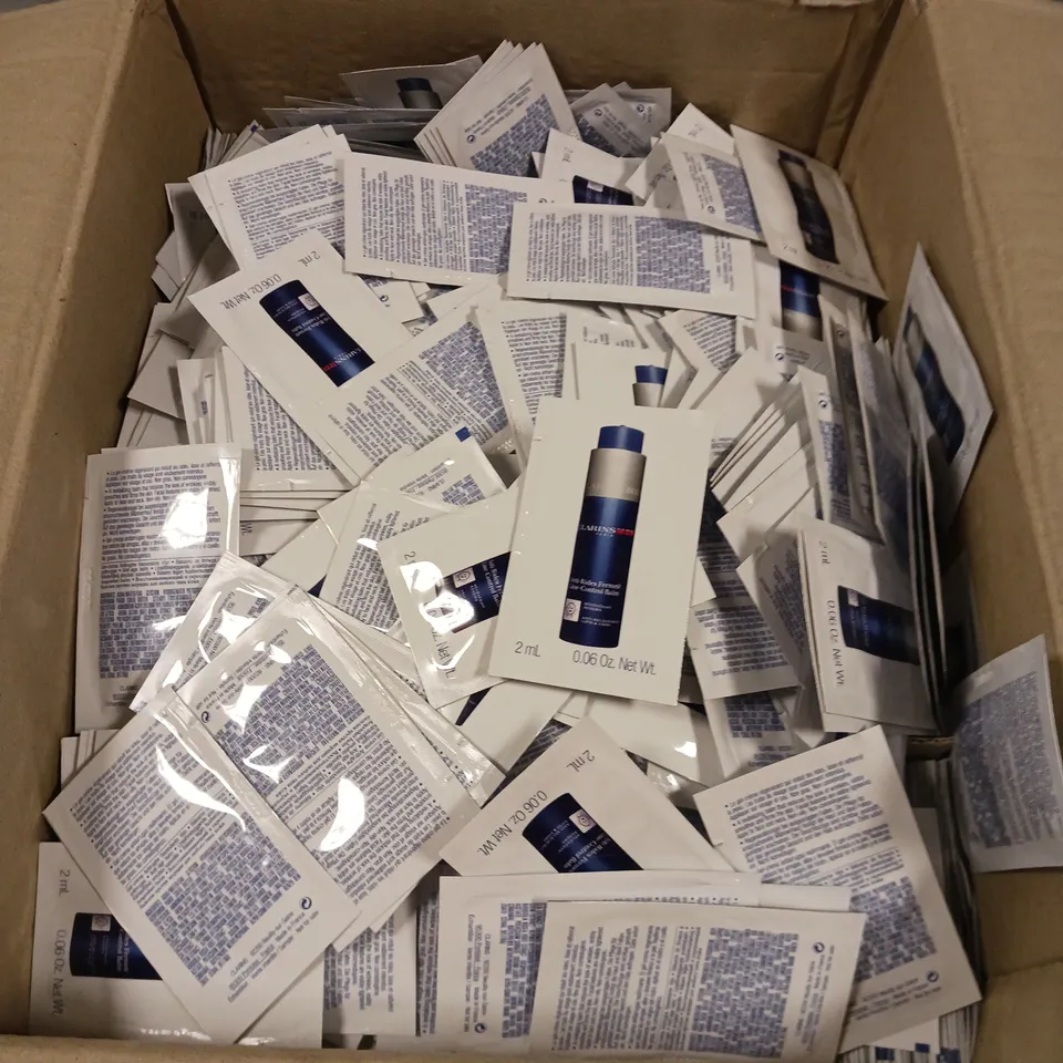 LARGE QUANTITY OF CLAIRINS MEN LINE-CONTROL BALM SACHETS 2ML