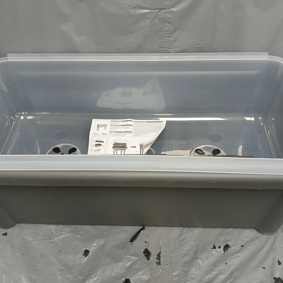 PLASTIC ELEVATED PLANTER