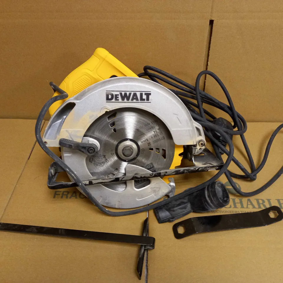 DEWALT DWE560 1350W 184MM ELECTRIC CIRCULAR SAW 240V