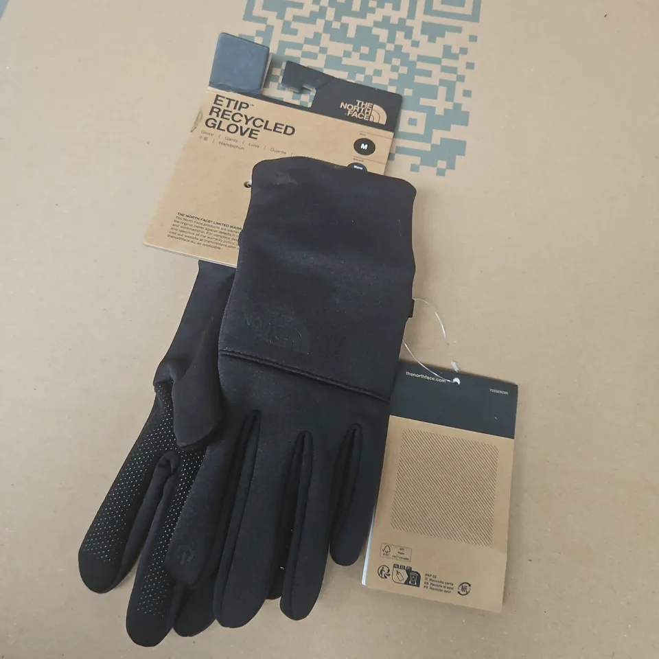 THE NORTH FACE ETIP RECYCLED GLOVES IN BLACK - MEDIUM