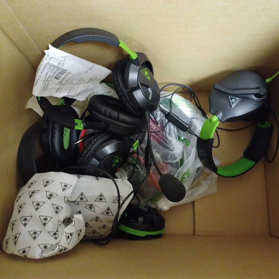 BOX OF APPROX 10 ASSORTED WIRED TURTLE BEACH GAMING HEADSETS