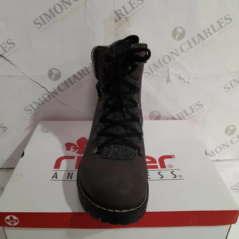BOXED RIEKER MULTI CUFF HIKING BOOTS, GREY/NAVY - SIZE 6.5 