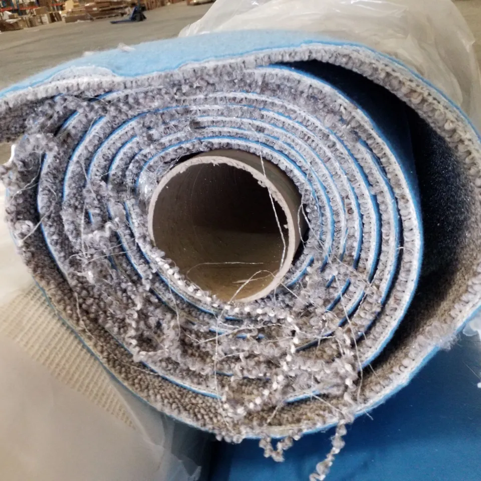 ROLL OF QUALITY GALA UT FIELDSTONE CARPET APPROXIMATELY 4.9×4M