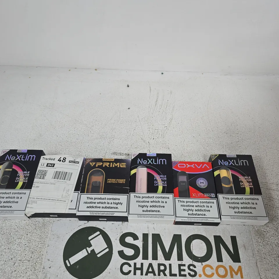 APPROXIMATELY 20 OXVA E-CIG PRODUCTS AND ACCESSORIES IN VARIOUS COLOURS AND FLAVOURS