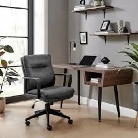 BOXED ROSCO LUXURY OFFICE CHAIR BLACK FAUX LEATHER & BLACK LEG OFFICE CHAIR 