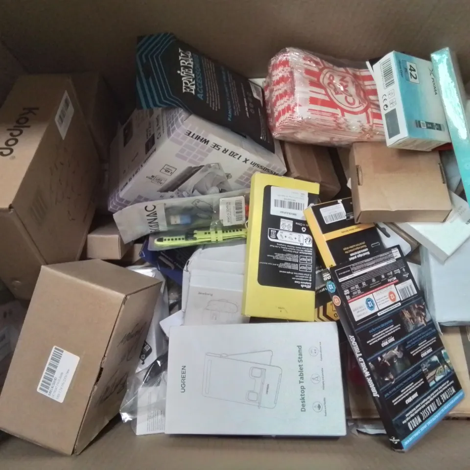 BOX CONTAINING LARGE AMOUNT OF MIXED ELECTRICAL ITEMS, PHONE ACCESSORIES ETC