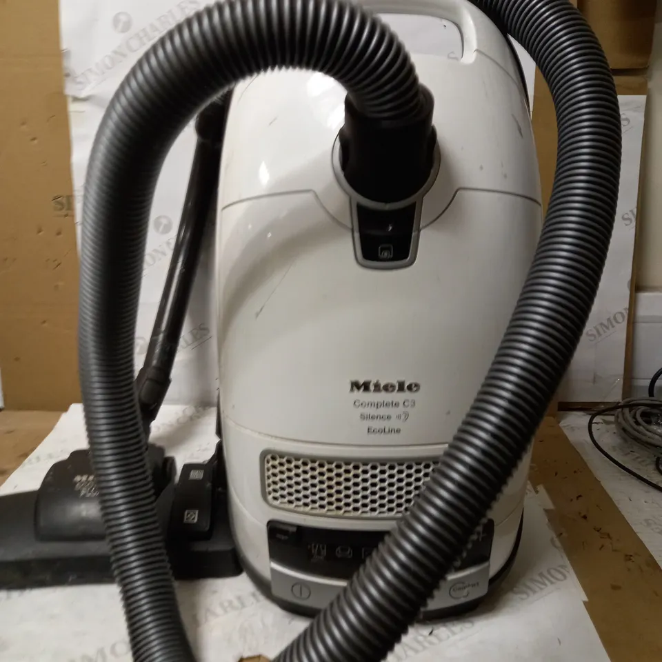 MIELE COMPLETE C3 SILENCE ECOLINE BAGGED VACUUM CLEANER