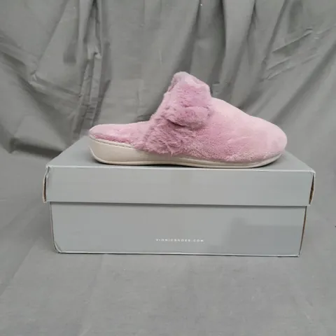 BOXED PAIR OF VIONIC MARIEL SLIPPERS IN DUSKY PINK SIZE 4