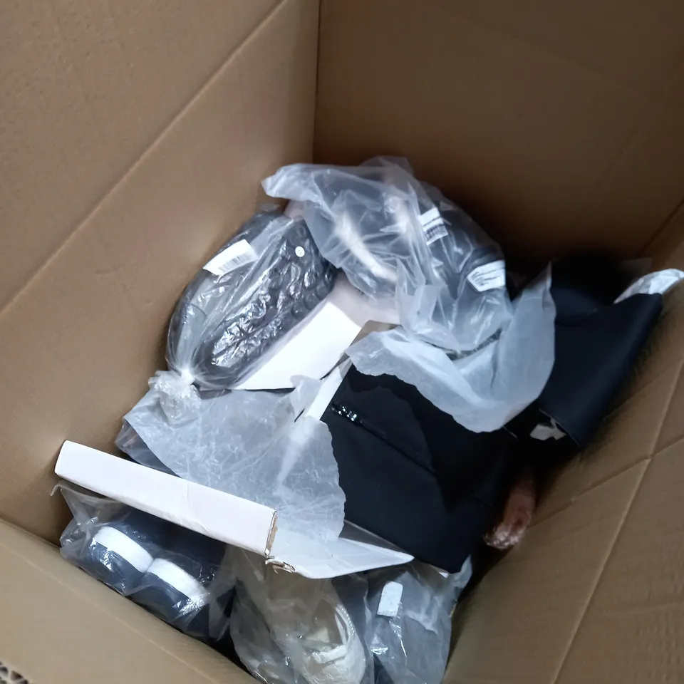 BOX OF APPROXIMATELY 10 ASSORTED PAIRS OF SHOES TO INCLUDE NEW LOOK HEELS, BOOTS, SLIDERS ETC