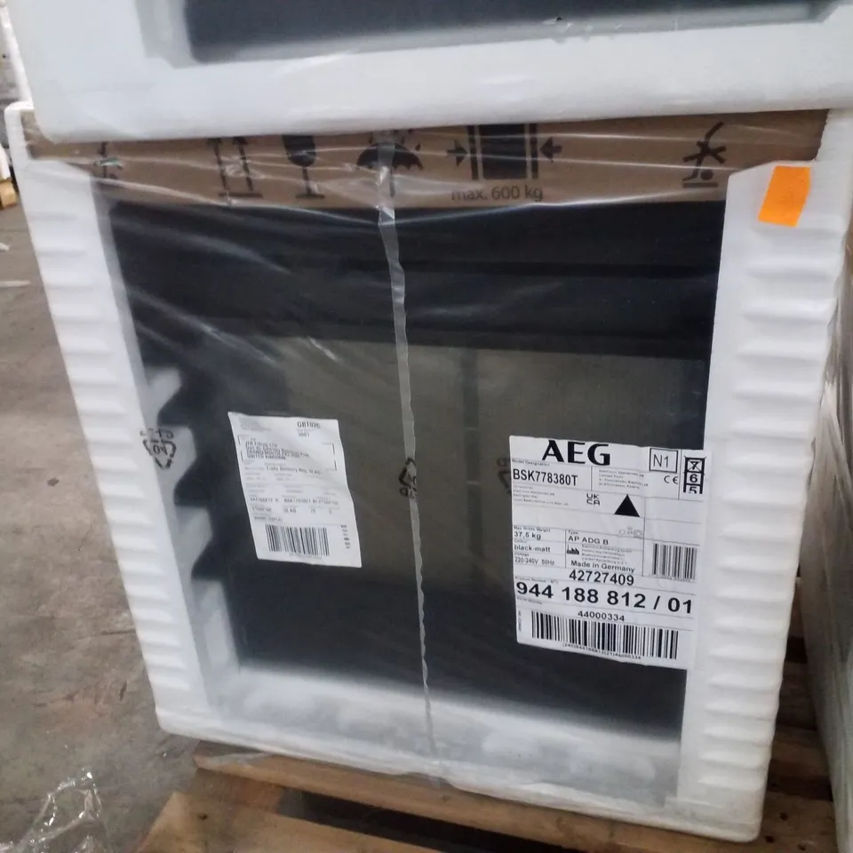 AEG BSK778380T 7000 STEAMCRISP PYROLYTIC SELF CLEAN OVEN