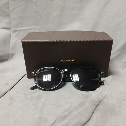 TOM FORD SUNGLASSES β BLACK ROUND-FRAME WITH GOLD T LOGO
