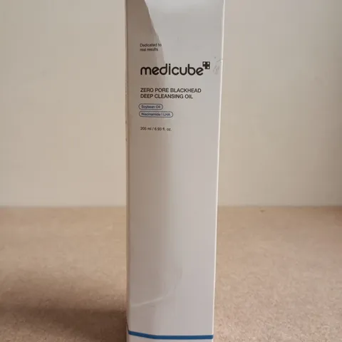 MEDICUBE ZERO PORE BLACKHEAD DEEP CLEANSING OIL (205ML)
