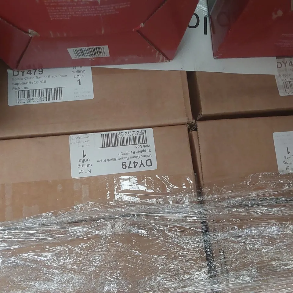 PALLET CONTAINING A VERY LARGE QUANTITY OF ASSORTED CATERING ITEMS INCLUDING: TEAPOTS, DISHES, DISPOSABLE CUPS, APRONS, SPONTEX SPONGES, DISPOSABLE PARTY TRAYS ECT