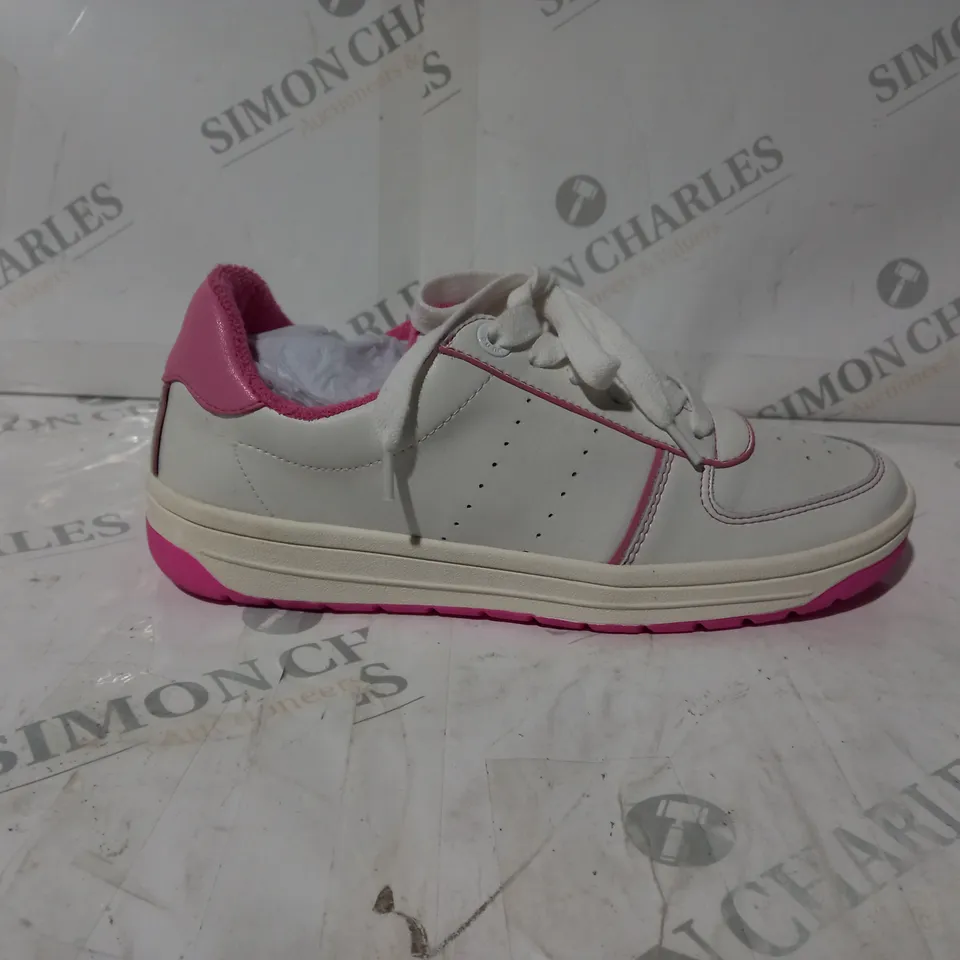 BOXED PAIR OF DUNE TRAINERS IN PINK/WHITE UK SIZE 6