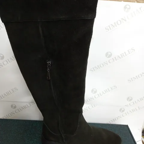 EMU AUSTRALIA BOOTS IN BLACK SIZE 9 