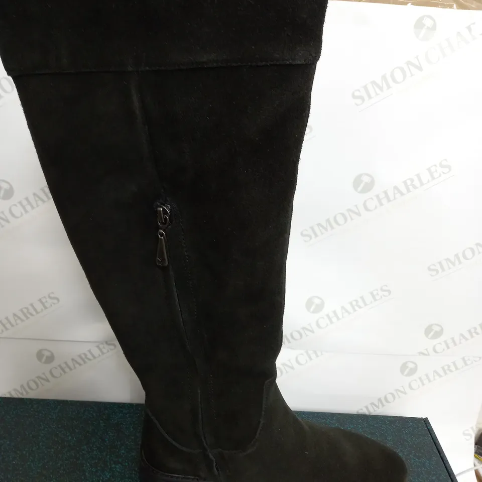 EMU AUSTRALIA BOOTS IN BLACK SIZE 9 